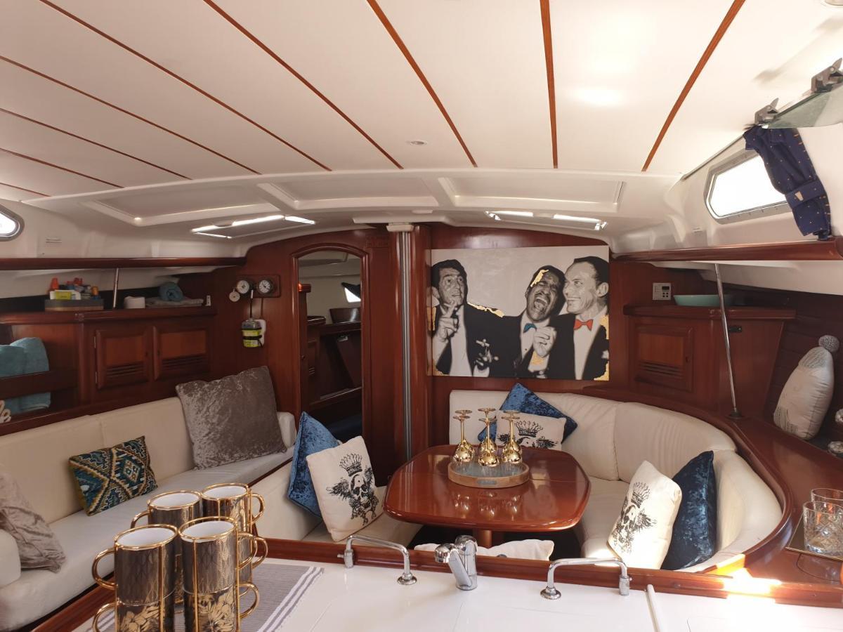 Luxury Yacht Stay "White Dove" Sleeps 6 Гібралтар Екстер'єр фото